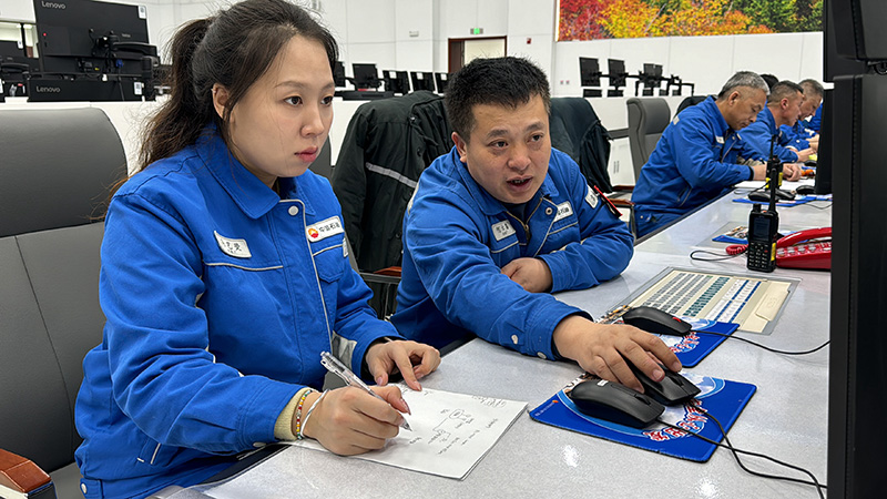 1761875511283690.jpg 1.合成氨车间化工一班值班长何云鑫.jpg