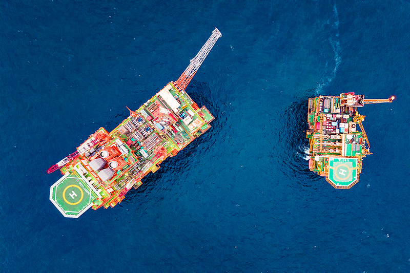 我国北部湾海域最大油气平台——涠洲11-4 CEPD平台完成安装后俯视图.jpg