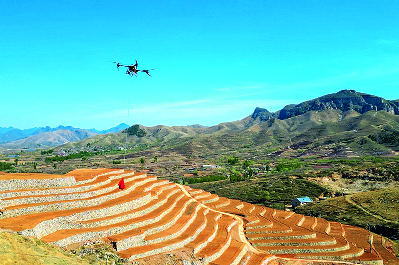 1769565786975289.jpg 第五篇沈家园:无人机在山地黄土塬地区实施运输作业.jpg