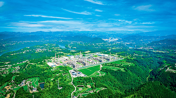 1791947508400482.jpg 全球首个超深高含硫生物礁大气田——西南油气分公司元坝气田航拍 廖怿灵 摄.jpg