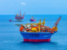 亚洲首艘圆筒型浮式生产储卸油装置“海葵一号”